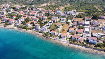 Novostavba apartmán s výhľadom na more, 150m od mora v Chorv