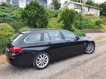 BMW 520D Touring (Combi) – čierna metalíza – automat – výbor