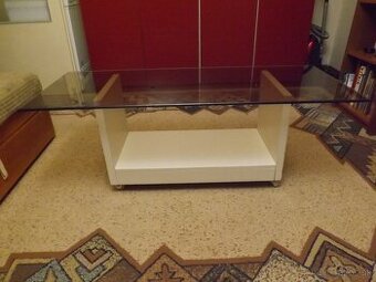 Konferenčný stolík biely s dymovým sklom