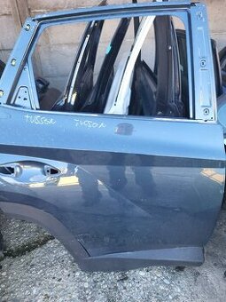 Hyundai tucson 4 nx4 dvere prave zadne