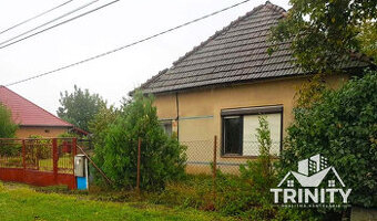 Na predaj priestranný stavebný pozemok v obci Semerovo