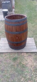 Starý drevený sud