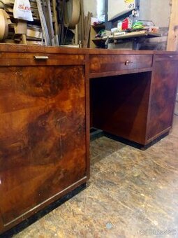 Ponúkam zachovali písací stôl