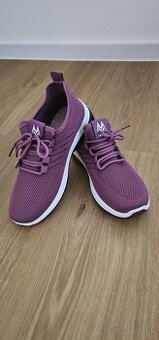 Dámake fialové tenisky 37