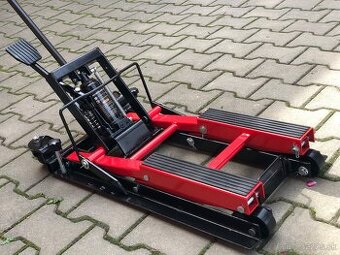 Hydraulický zdvihák