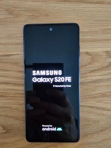 Samsung Galaxy S20FE + Quadlock