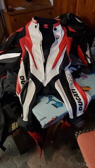 Moto kožená kombinéza Ducati, perforovaná