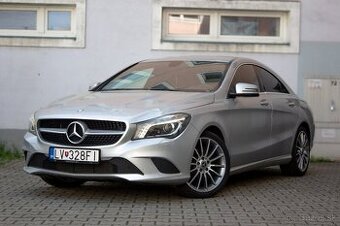 Mercedes-Benz CLA Kupé 180 AMG LINE
