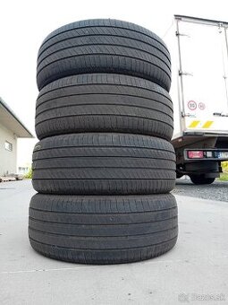 Letné pneumatiky 235/50R19 Michelin D4422