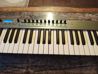 Virtual Analog Synthesizer "NOVATION Xio 49"+ USB napájač