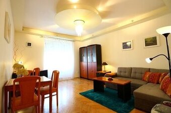 VELKÝ 2i.byt S BALKÓNOM, 62m2, V CENTRE BRATISLAVY.