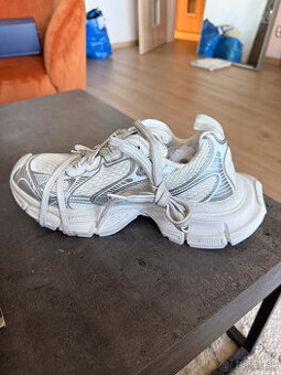 balenciaga 3xl white 43 možno aj 44
