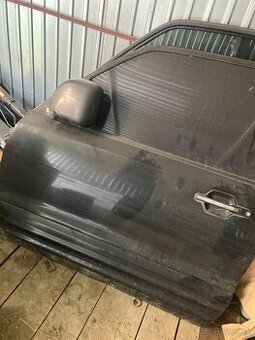 Pajero krátke  3. dvere ,kapota