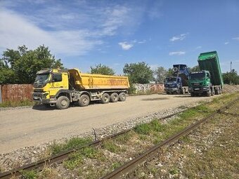 Sofer C na vyklapac 8x8