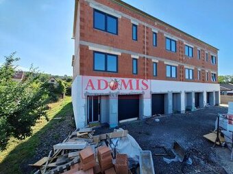 ADOMIS - predám 4-izb. tehlový RD Nižná Hutka 192m2,garáž,3x