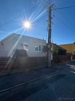 3i rodinný dom -prízemný bungalov  s garážou, Blatné