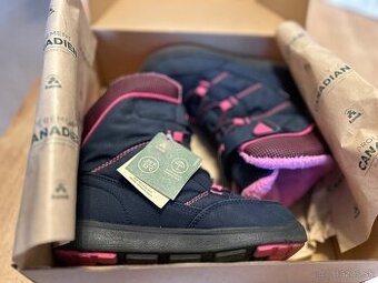 Snehule Kamik Stance2