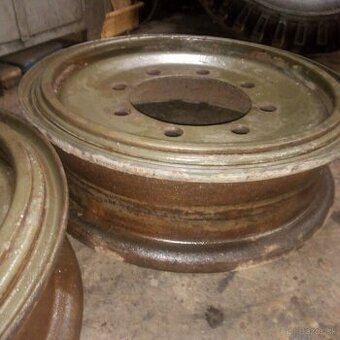 Predám disk kolies R 20 maringotka malotraktor  Zetor v3s