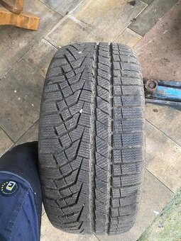 Zimná guma 235/45R17