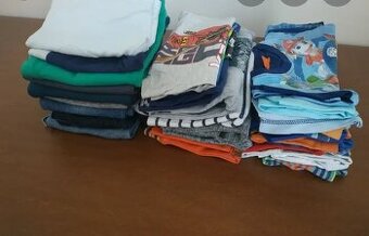 Velký balík chlapček .  Výše 40kuskov veci vo velk. 122/128