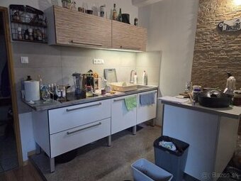 Kuchynská linka plus ostrovček