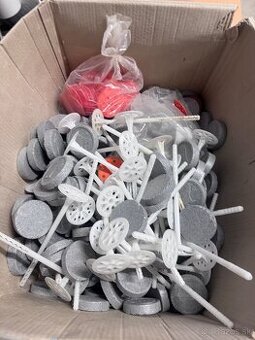 Krytky na polystyren