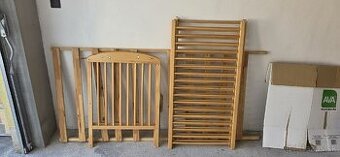 Drevená detská postieľka