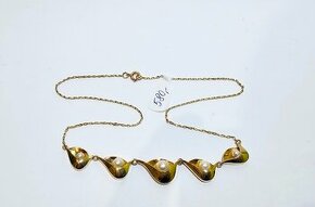 zlatý perlový náhrdelník