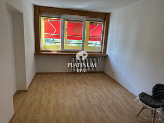 2 izbový byt 50 m2 + 20 m2 terasa na Majernikovej ul.