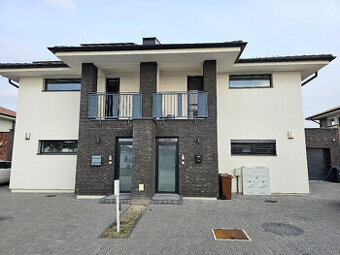 Moderný 3 izbový byt 94 m2 s kompletným zariadením, parkovac