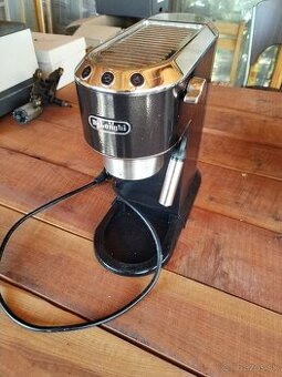 Kávovar deLonghi