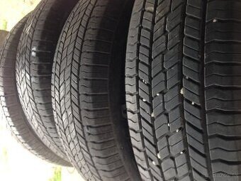 Predám celoročne pneumatiky 215/70R16. 5mm/6mm