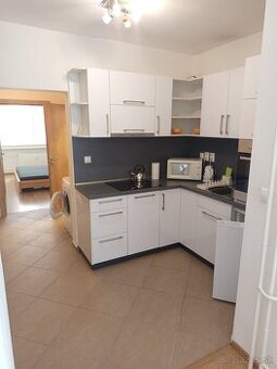 2-izbový byt s parkovaním, BB, Podlavice pri nemocnici