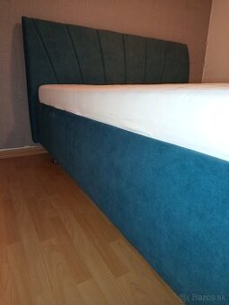 Manželská čalúnená posteľ
