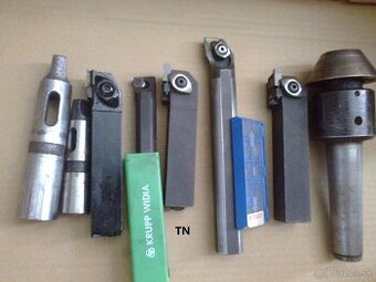 Komplex náradia na sústruhy strednej veľkosti--