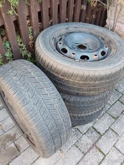 Predám disky zo zimnymi gumami Barum 185 60R14Polaris 185