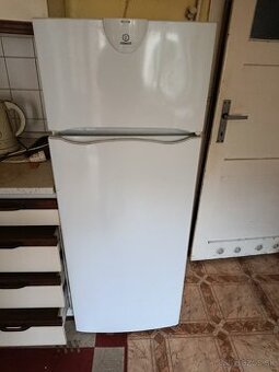 Predam zanovnu chladnicku Indesit.