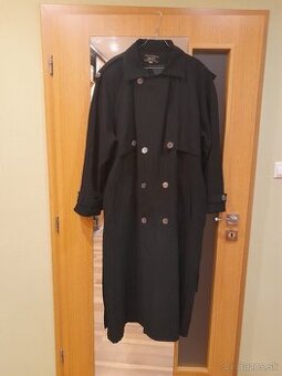 Elegantný pánsky plášť