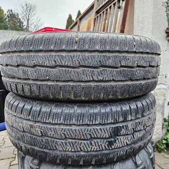 195/70 r15c Toyo