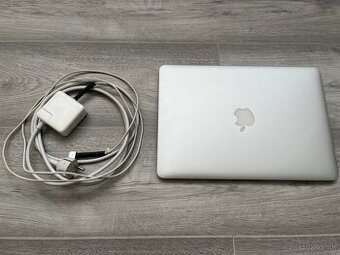 MacBook Air model A1466