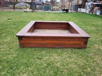 Drevené pieskovisko