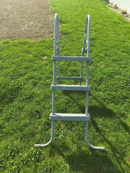 Schodíky do bazéna