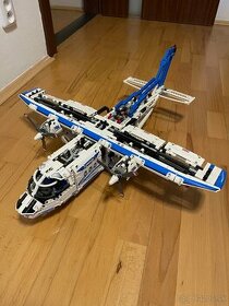 Lego Technic Nákladné Lietadlo 42025