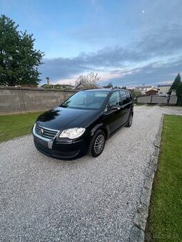 Volkswagen Touran 1,4TSI, 7Miestne.