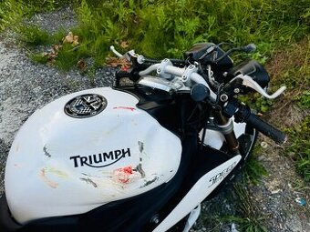 Triumph speed triple 1050