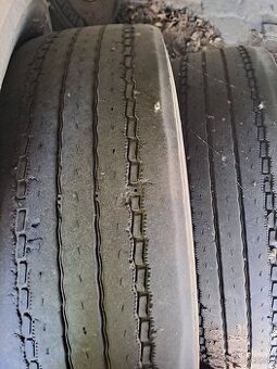 Pneu Michelin 315 70 22.5