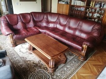 Gauč so stolom a taburetkou