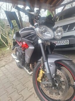 Triumph street triple R 675