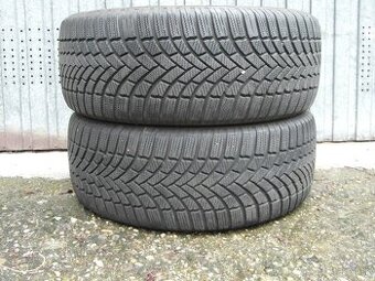 235/55 R17