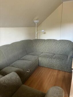 Darujem rozkladací gauč a kreslá